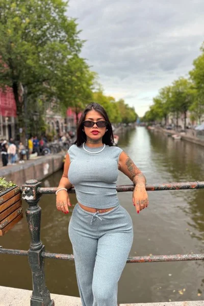 Valentine (26 años) — Madrid, España - 27