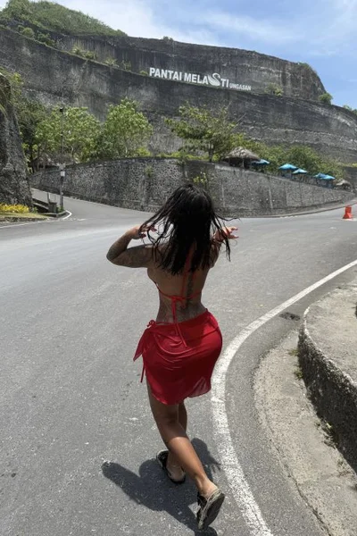 Valentine (26 años) — Madrid, España - 7