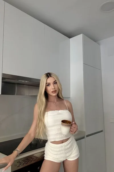 Barbie (24 anos) — Madrid, España - 8