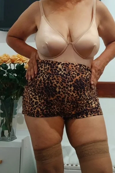 Mara (53 años) — Tres Cruces, Uruguay - 5