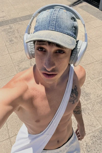 Oki (26 años) — Capital Federal, Argentina - 1