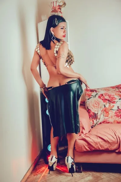 Clariz Robles (29 años) — Microcentro, Argentina - 21