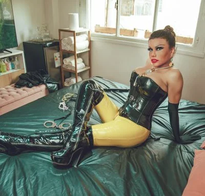 Clariz Robles (29 años) — Microcentro, Argentina - 40