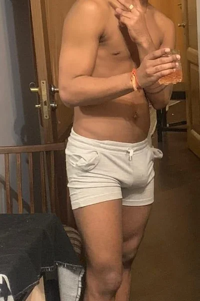 Jon (24 años) — Tres Cruces, Uruguay - 6