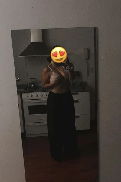 Emily (26 years) — Río Grande, Argentina - 8