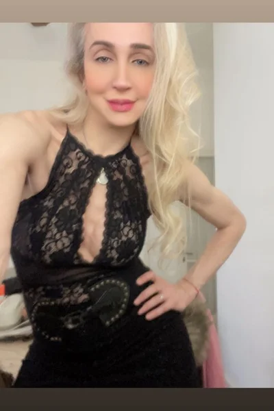 Ivana Weiss (45 años) — Villa Urquiza, Argentina - 2