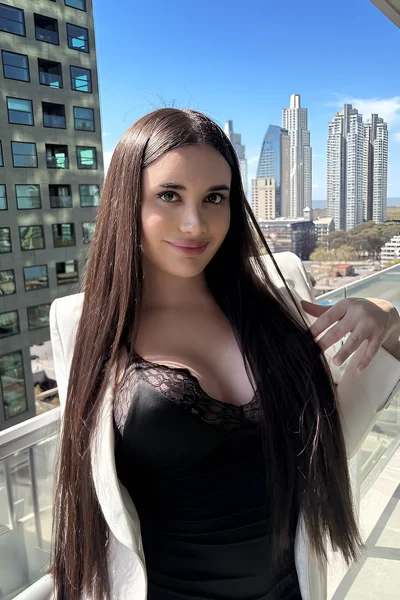 Agostina (24 años) — Puerto Madero, Argentina - 7