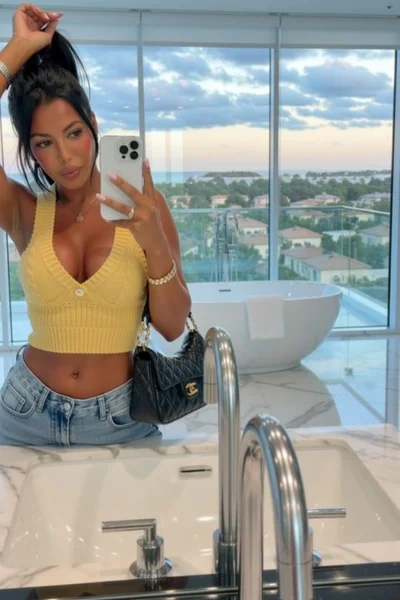 Agustina Gonzaga - 27