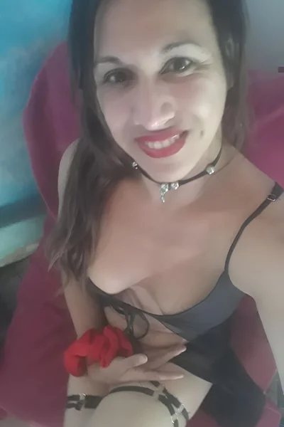 Cari la traviesa (29 years) — Esteban Echeverría