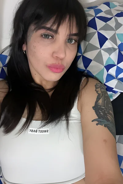 Rosario (25 anos) — Morón