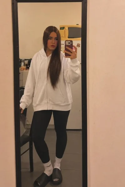 Alexa B (24 años) — Palermo, Argentina - 52