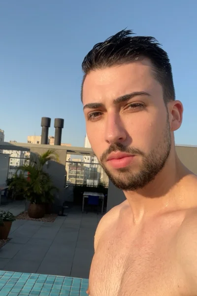 Apollo (24 años) — São Paulo, Brasil - 19
