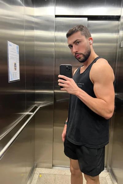 Apollo (24 años) — São Paulo, Brasil - 25
