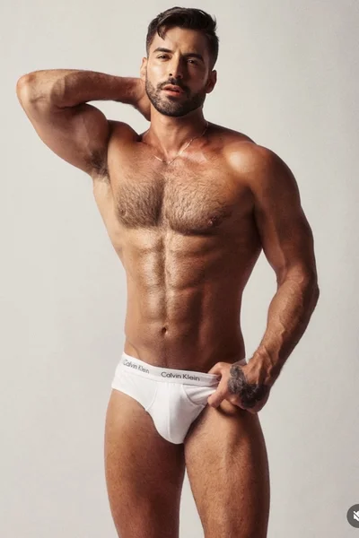 Lorenzo (29 anos) — Madrid, España - 10