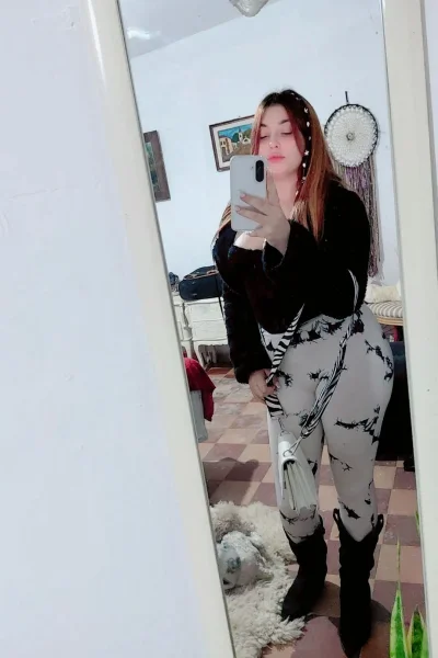 Roxxi (27 años) — Nuevo París, Uruguay - 11