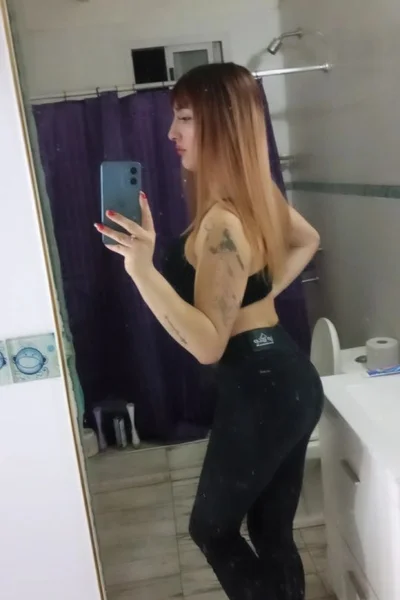 Candela (22 años) — Berazategui, Argentina - 8
