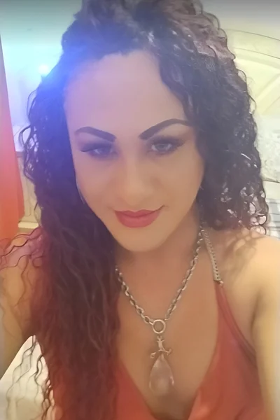 Bianca (33 años) — Buenos Aires / Mar del Plata