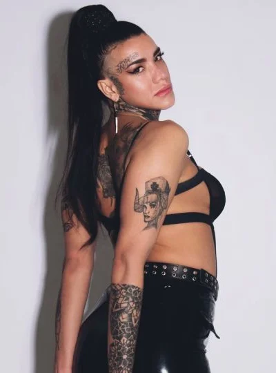 Bruna B (27 años) — San Cristóbal, Argentina - 55