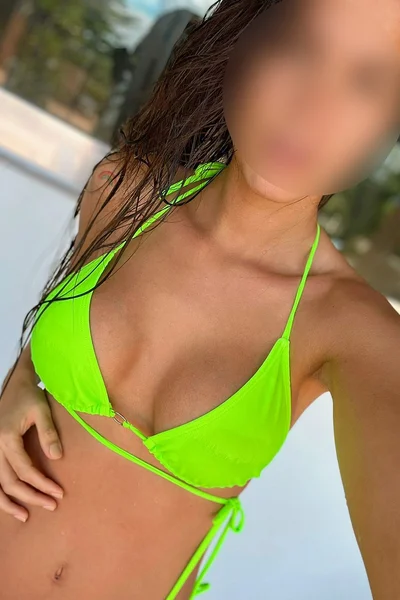 Catalina (33 years) — Puerto Madero, Argentina - 7