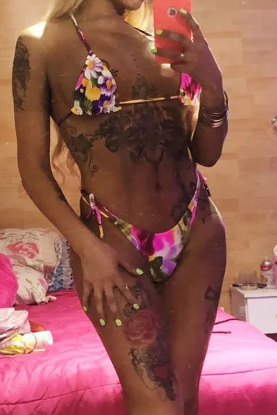 Avril Anderson (30 años) — Colegiales, Argentina - 278