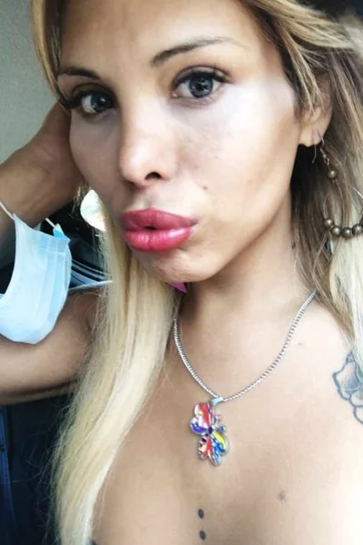 Avril Anderson (30 años) — Colegiales, Argentina - 226