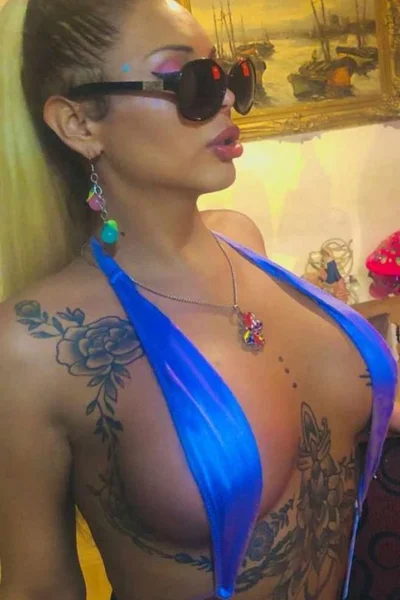 Avril Anderson (30 años) — Colegiales, Argentina - 246