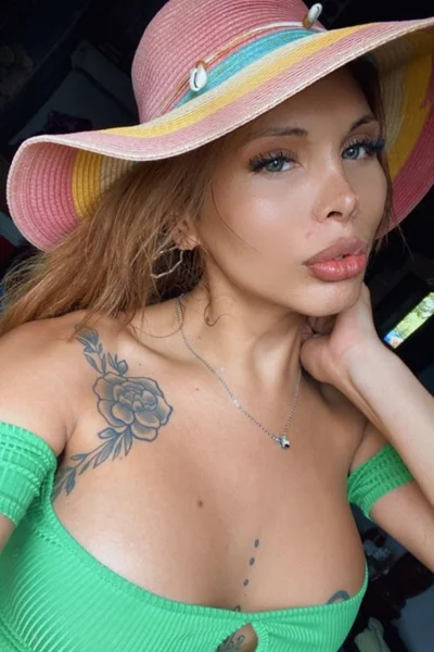 Avril Anderson (30 años) — Colegiales, Argentina - 101