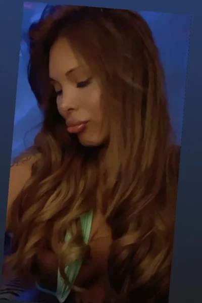 Avril Anderson (30 años) — Colegiales, Argentina - 129