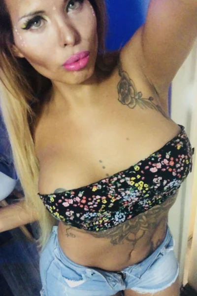 Avril Anderson (30 años) — Colegiales, Argentina - 284