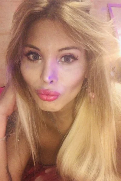 Avril Anderson (30 años) — Colegiales, Argentina - 241