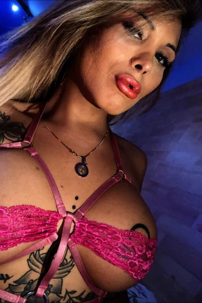 Avril Anderson (30 años) — Colegiales, Argentina - 285