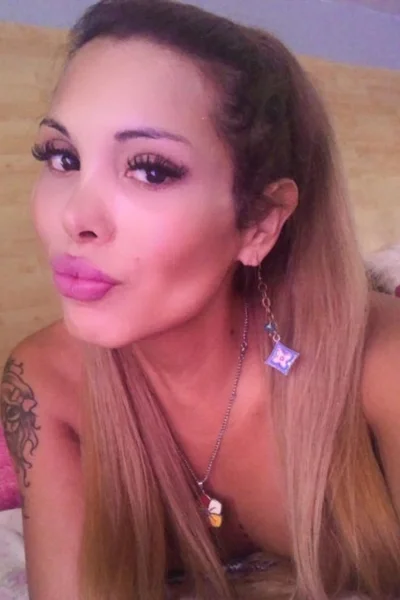 Avril Anderson (30 años) — Colegiales, Argentina - 189