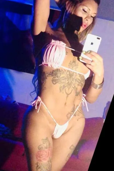 Avril Anderson (30 años) — Colegiales, Argentina - 261