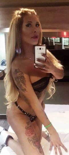 Avril Anderson (30 años) — Colegiales, Argentina - 172