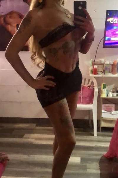 Avril Anderson (30 años) — Colegiales, Argentina - 192