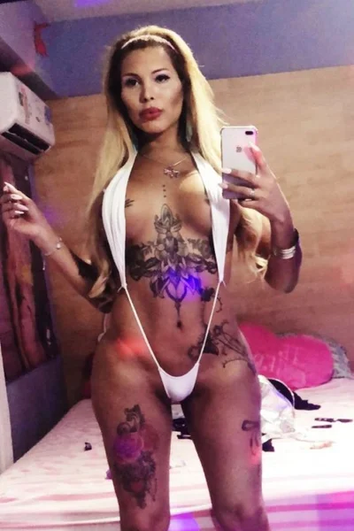 Avril Anderson (30 años) — Colegiales, Argentina - 249