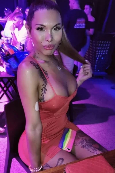 Avril Anderson (30 años) — Colegiales, Argentina - 86