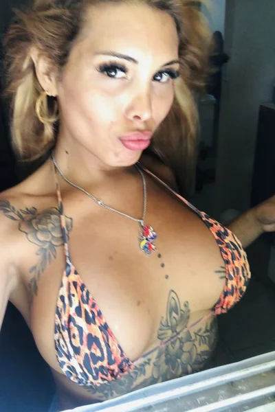 Avril Anderson (30 años) — Colegiales, Argentina - 219