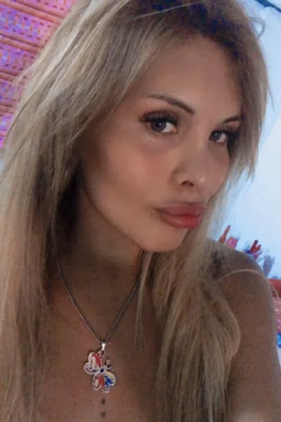 Avril Anderson (30 años) — Colegiales, Argentina - 210