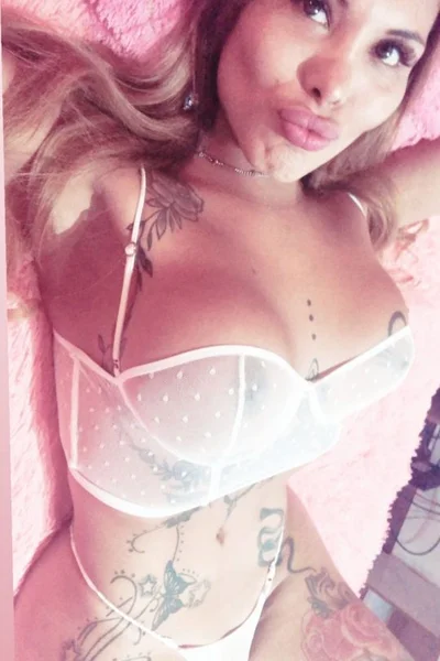 Avril Anderson (30 años) — Colegiales, Argentina - 154