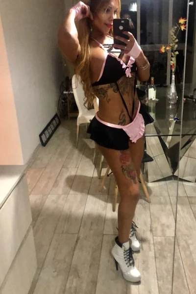 Avril Anderson (30 años) — Colegiales, Argentina - 191
