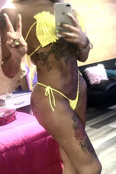 Avril Anderson (30 años) — Colegiales, Argentina - 283