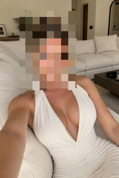 Emilia (26 anos) — Confluencia, Argentina - 10