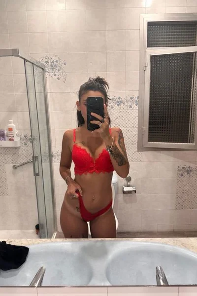 Julia (24 anos) — Barcelona, España - 21