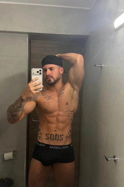 Víctor (24 años) — Madrid, España - 1