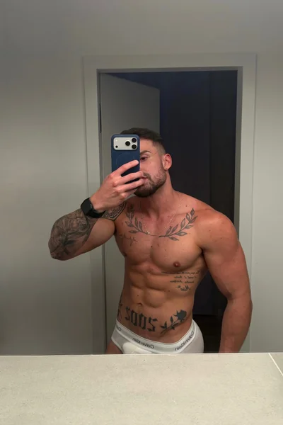 Víctor (24 años) — Madrid, España - 3