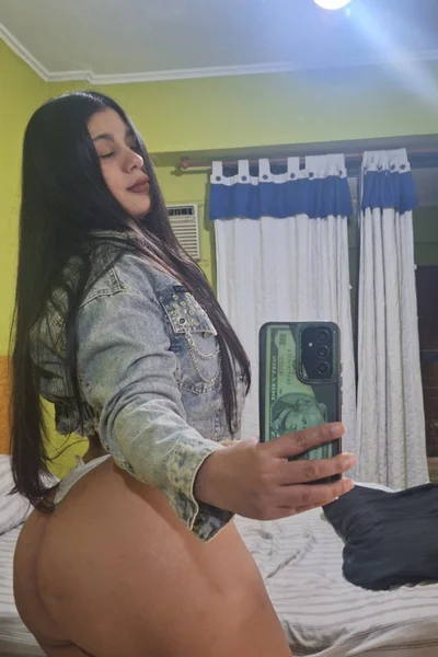 Gianella (25 años) — Rosario