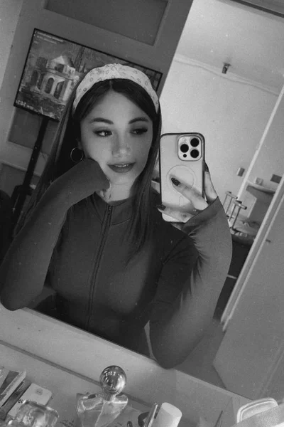 Danitza Vivanco (27 years) — Providencia, Chile - 4