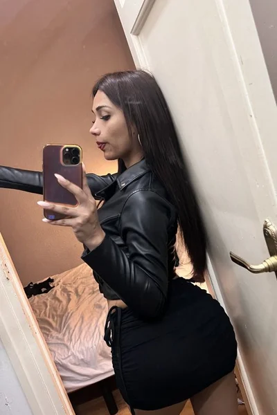 Danitza Vivanco (27 years) — Providencia, Chile - 29