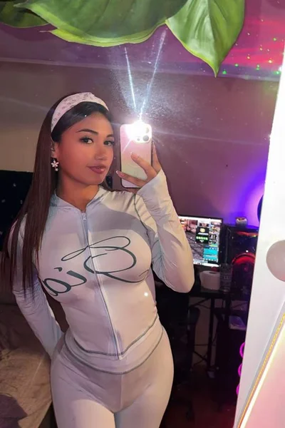 Danitza Vivanco (27 years) — Providencia, Chile - 7